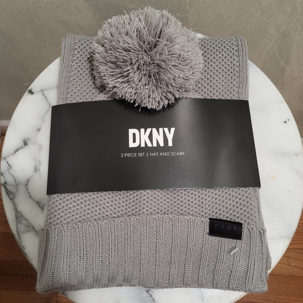 DKNY Gray 2 Piece Knit Pom Pom Beanie Hat & Scarf Gift Set